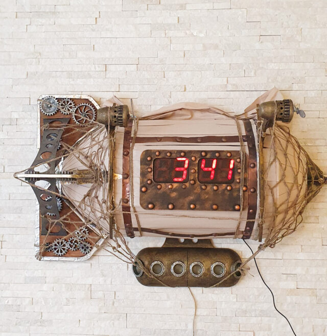 Эксклюзивные настенные часы Дирижабль