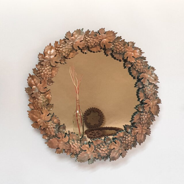 Зеркало в рельефной раме Виноградная лоза