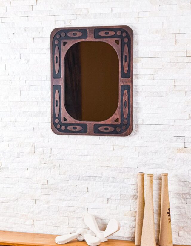 Зеркало в деревянной раме бохо Кения