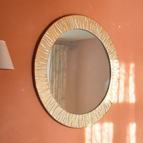 Зеркало в золотой раме Нежность