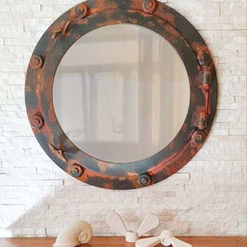 Большое зеркало в деревянной раме лофт